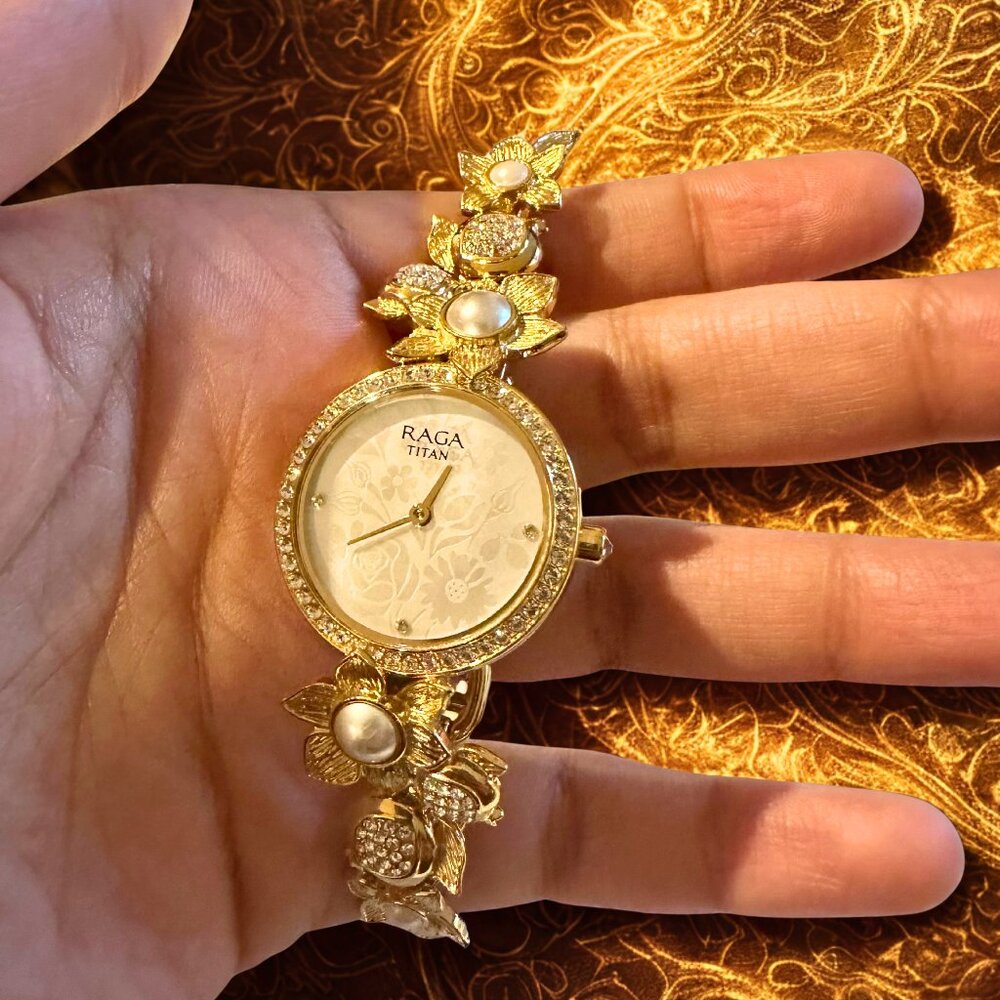 Titan Raga Women's Watch – Elegant Design | Timeless Sophistication